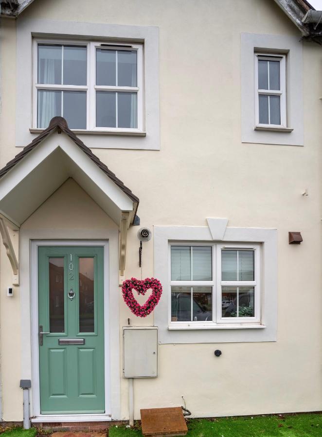 Stunning Abode 5 Min From Nec & Bhx, Pets Allowed Marston Green Exteriér fotografie